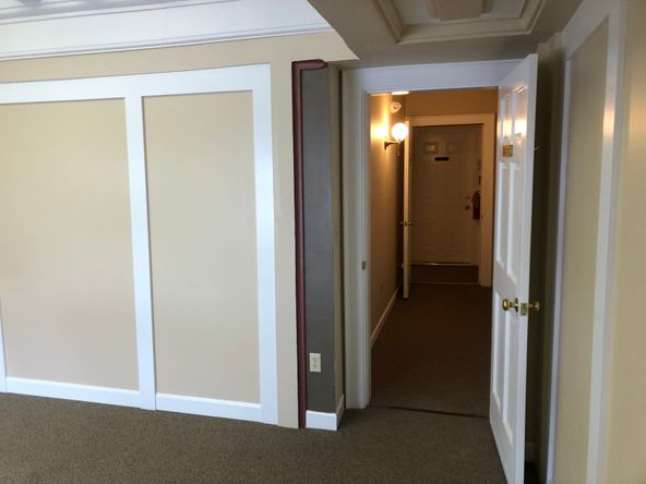 Amesbury Building : 100 Main St, Amesbury, MA 01913